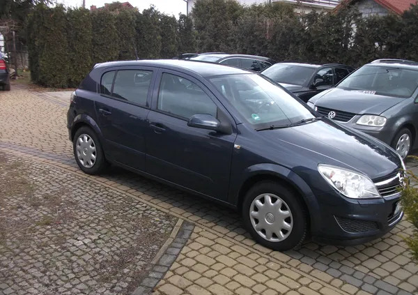 samochody osobowe Opel Astra cena 14200 przebieg: 190000, rok produkcji 2007 z Jasło